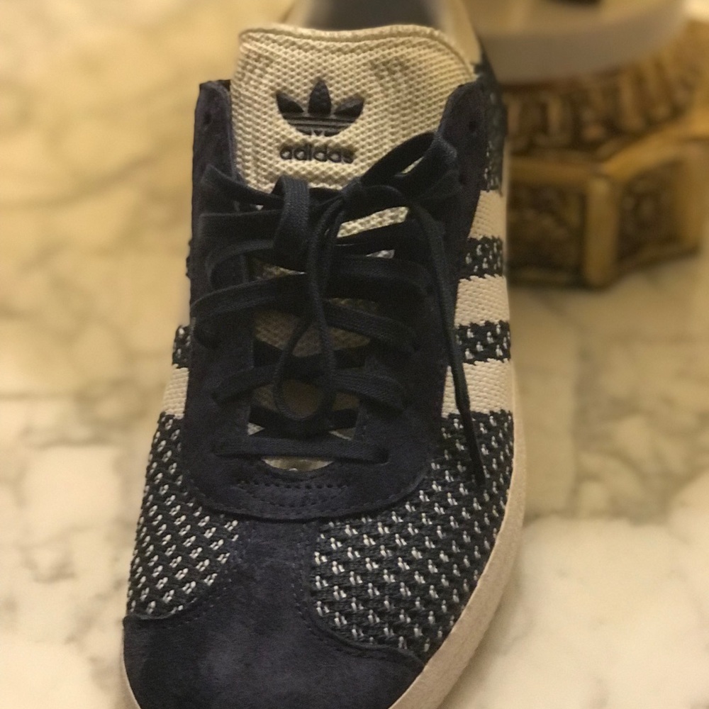Adidas campus